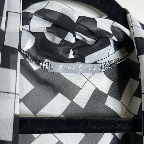 Black & White Dress - Picture 10 of 11